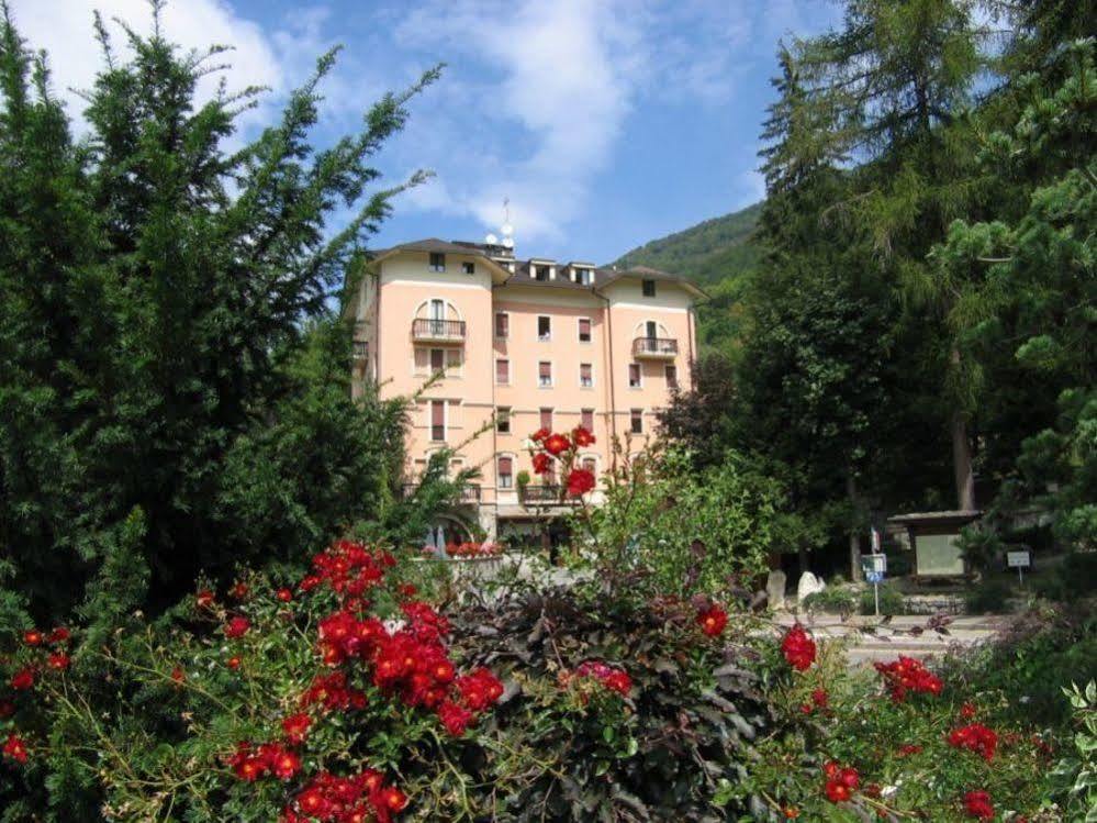Limone Palace Aparthotel Limone Piemonte Exterior photo
